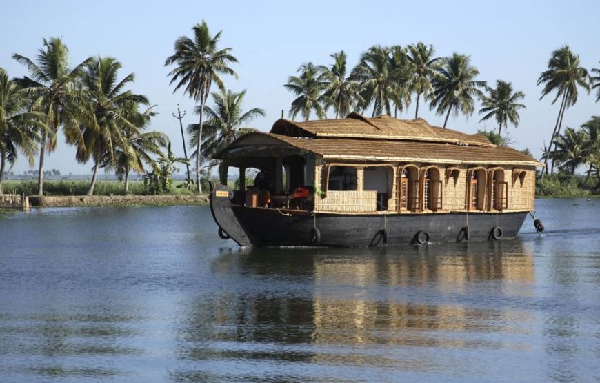 Alappuzha 2D/1N Budget Honeymoon Package