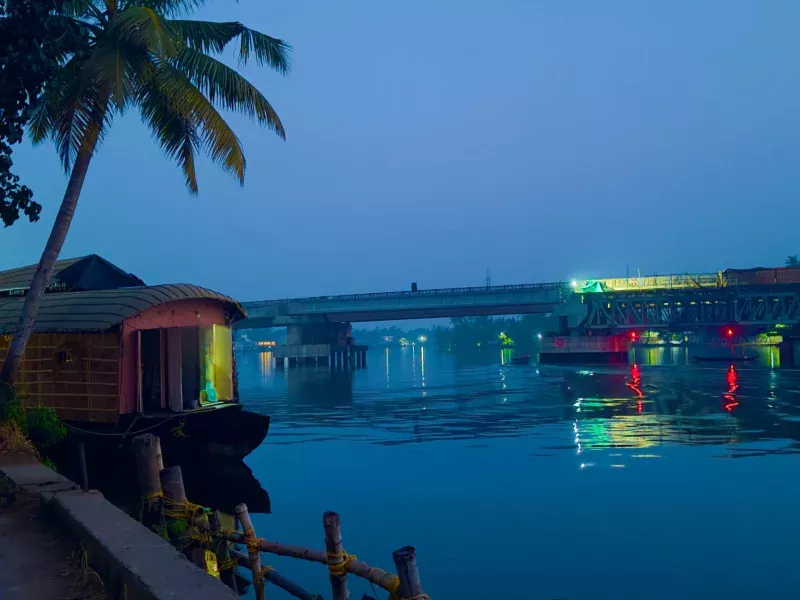 Honeymoon Houseboat Stay in Alleppey – Kerala