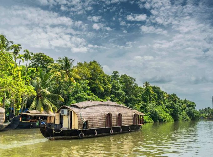 Kumarakom luxuary honeymoon package