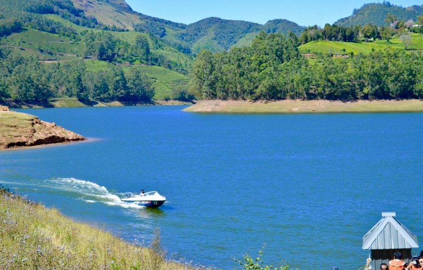 Munnar & Vakala 6D/5N Honeymoon Package