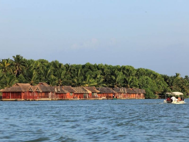poovar luxury honeymoon packages